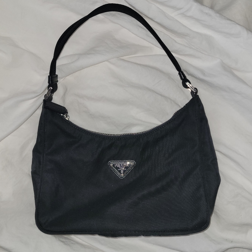 PRADA Re-edition Nylon Shoulder Bag - Picture 2 of 10